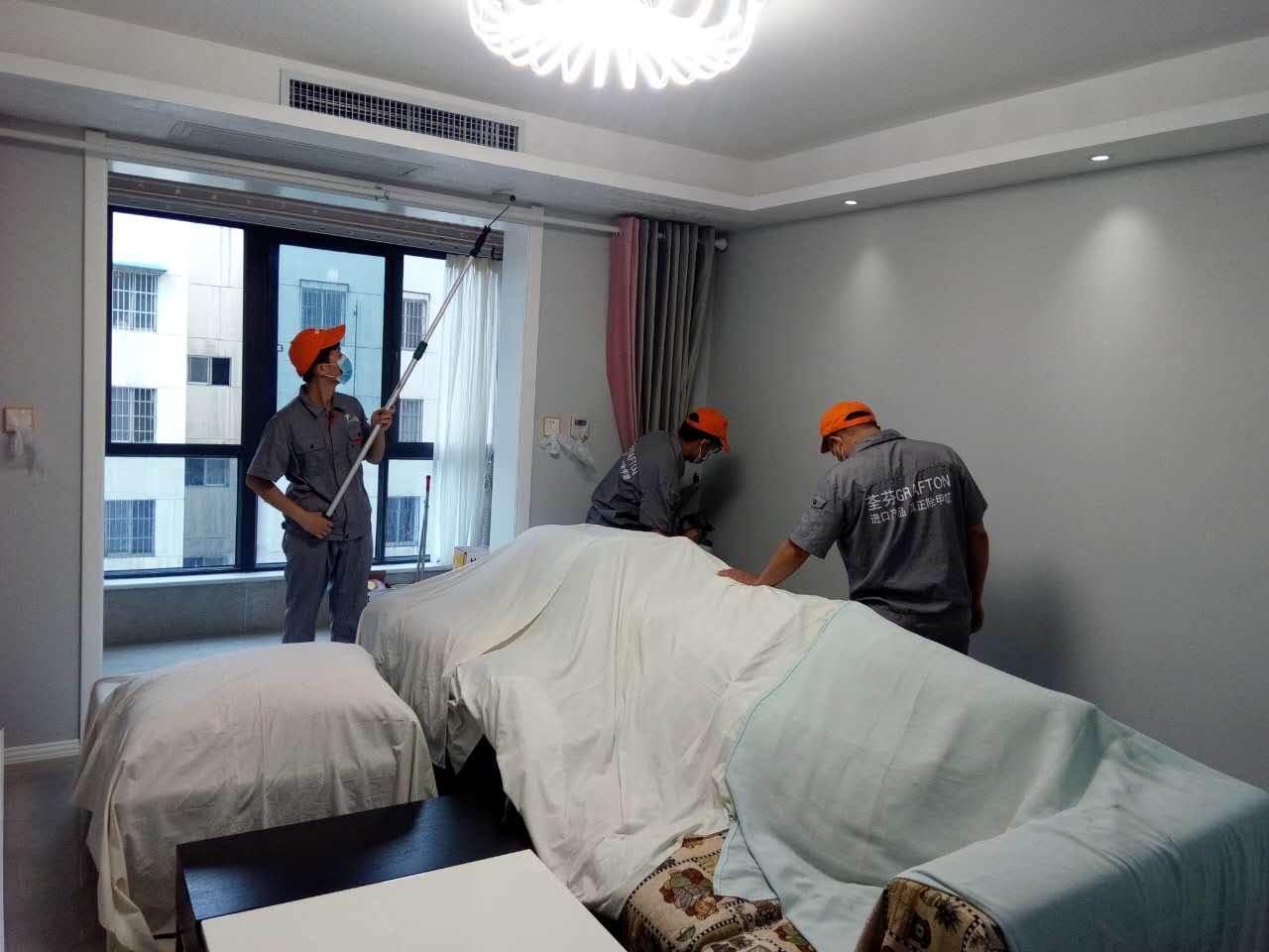 沙發(fā)保護(hù)以及客廳頂面重點(diǎn)施工 沙發(fā)保護(hù)以及客廳頂面重點(diǎn)施工