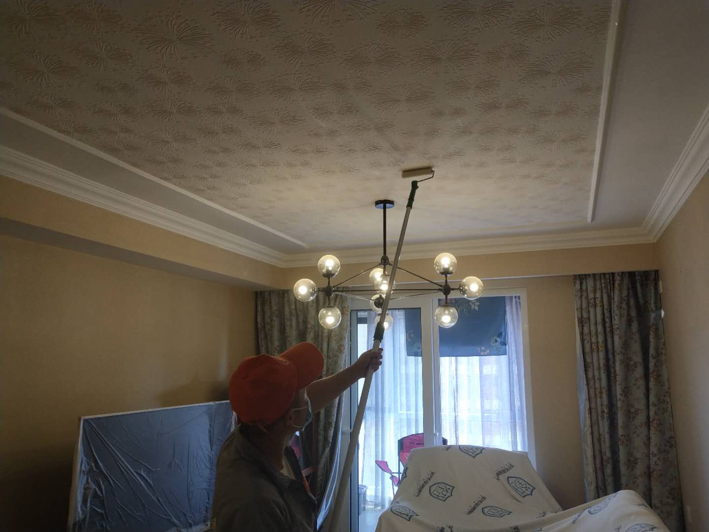 客餐廳頂面滾筒全方位施工 客餐廳頂面滾筒全方位施工