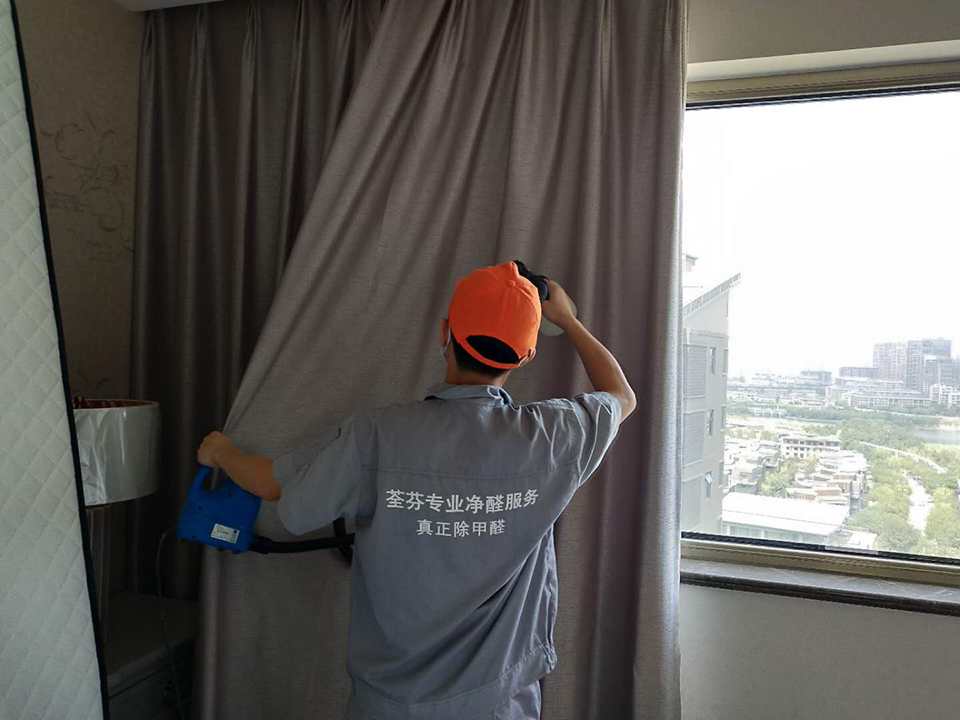 臥室窗簾全方位噴涂施工 臥室窗簾全方位噴涂施工