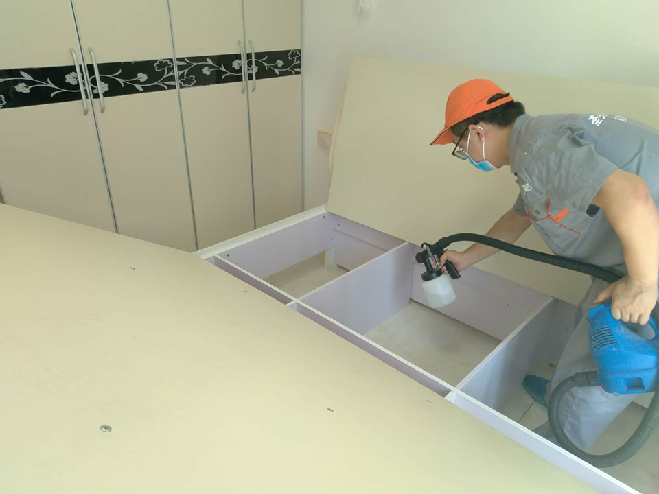 臥室榻榻米隔檔全方位噴涂施工 臥室榻榻米隔檔全方位噴涂施工