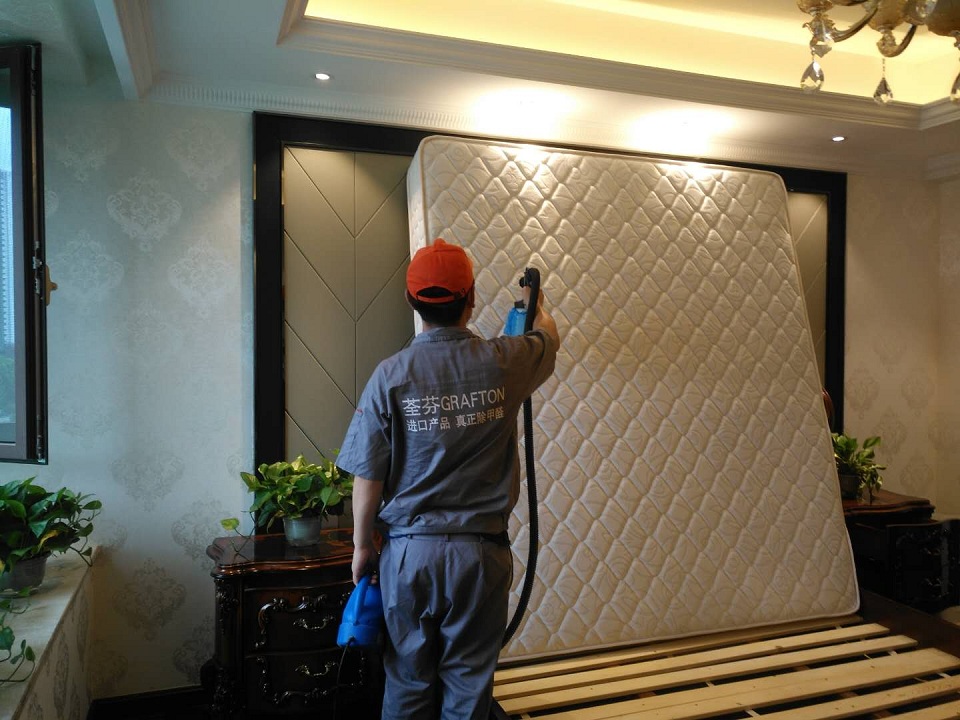 臥室床架?chē)娡渴┕ぶ卫? align= 臥室床架?chē)娡渴┕ぶ卫? width=