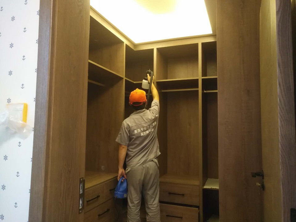臥室衣柜全方位噴涂治理甲醛 臥室衣柜全方位噴涂治理甲醛