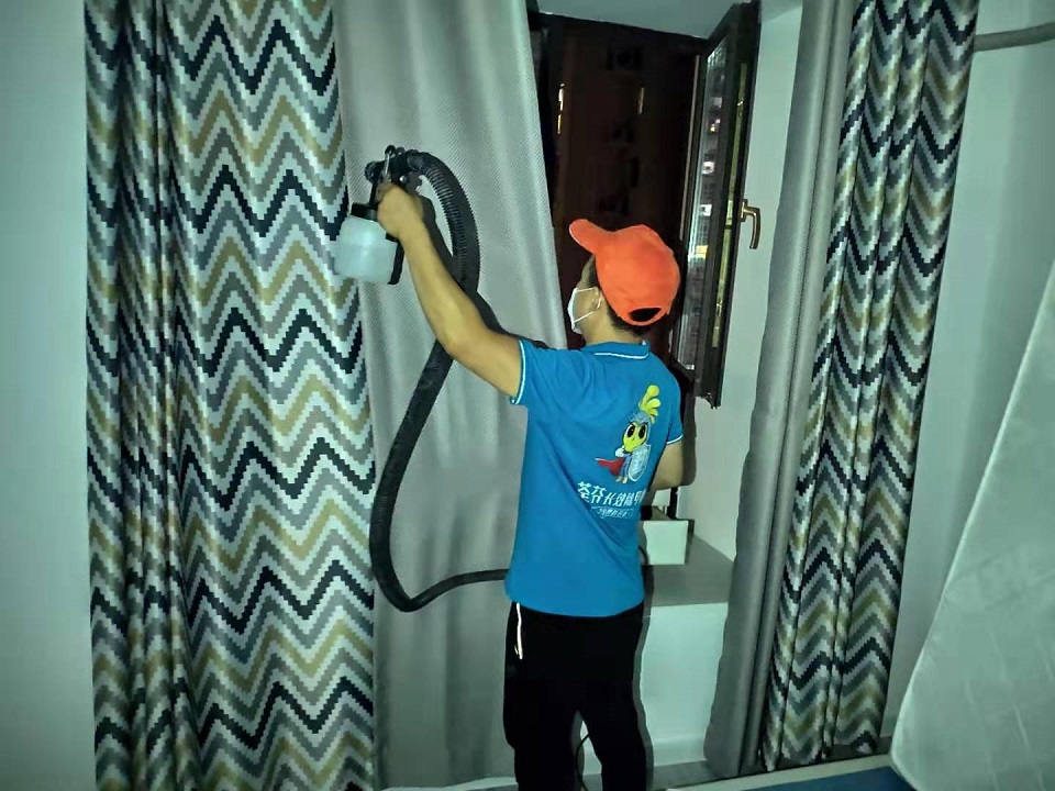 臥室窗簾布藝噴涂施工治理 臥室窗簾布藝噴涂施工治理
