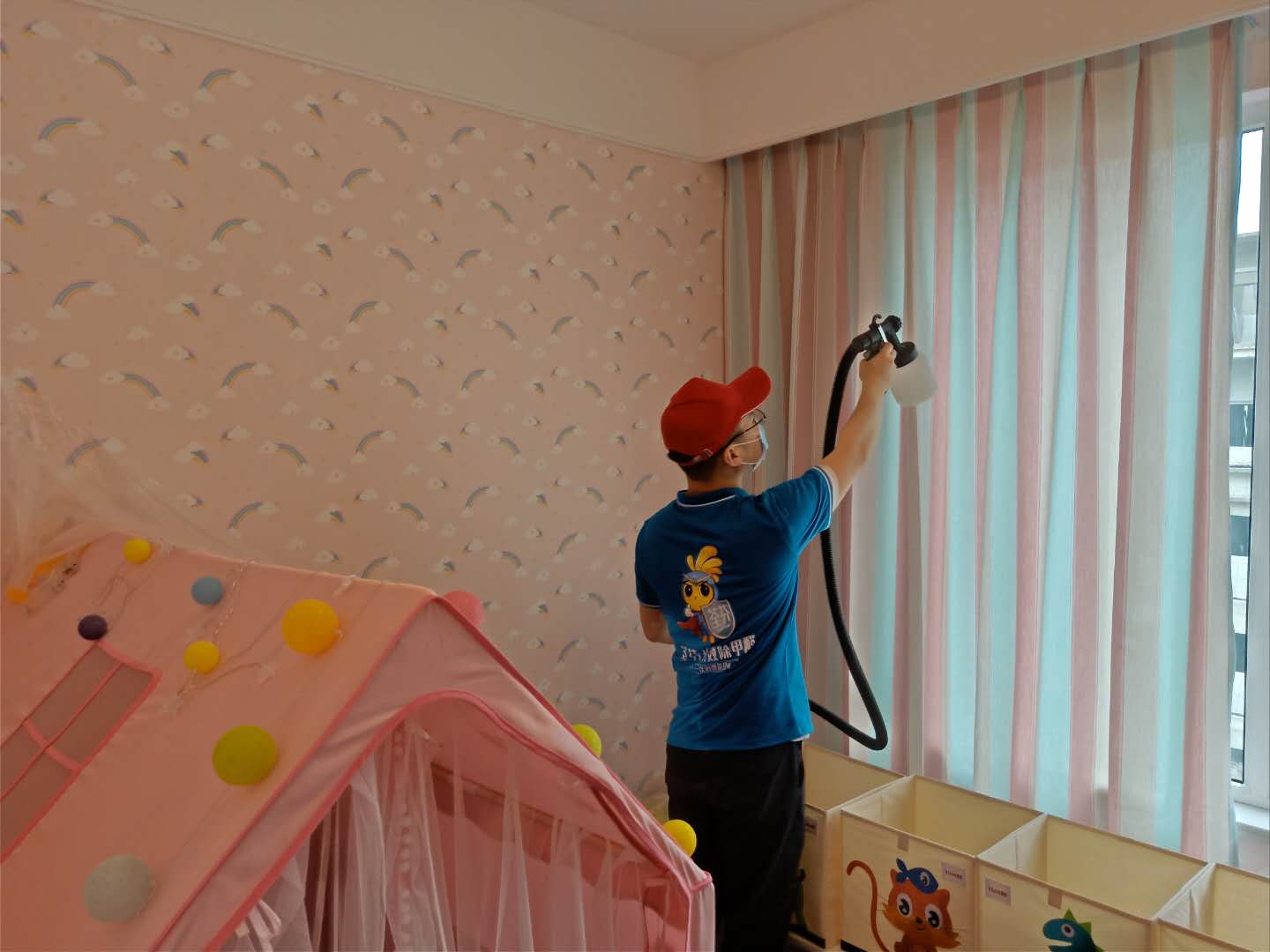 臥室窗簾壁紙全方位噴涂治理甲醛 臥室窗簾壁紙全方位噴涂治理甲醛
