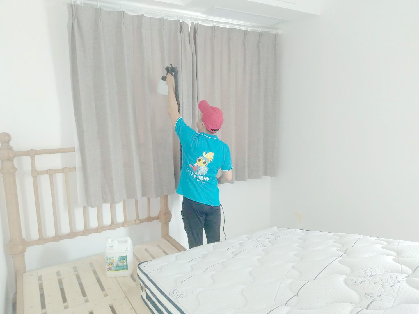 臥室窗簾噴涂施工治理甲醛 臥室窗簾噴涂施工治理甲醛