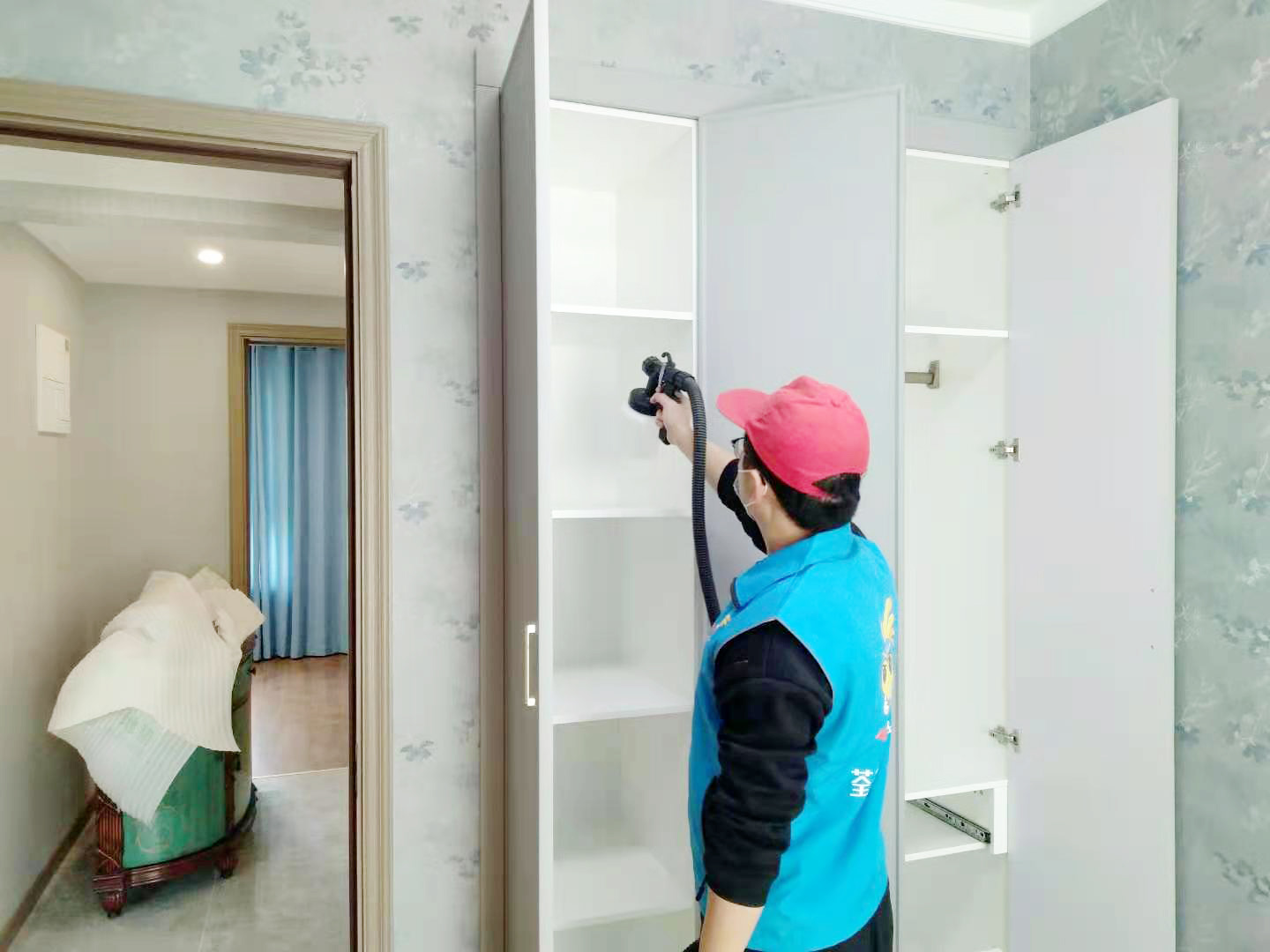 臥室柜子噴槍施工治理甲醛 臥室柜子噴槍施工治理甲醛