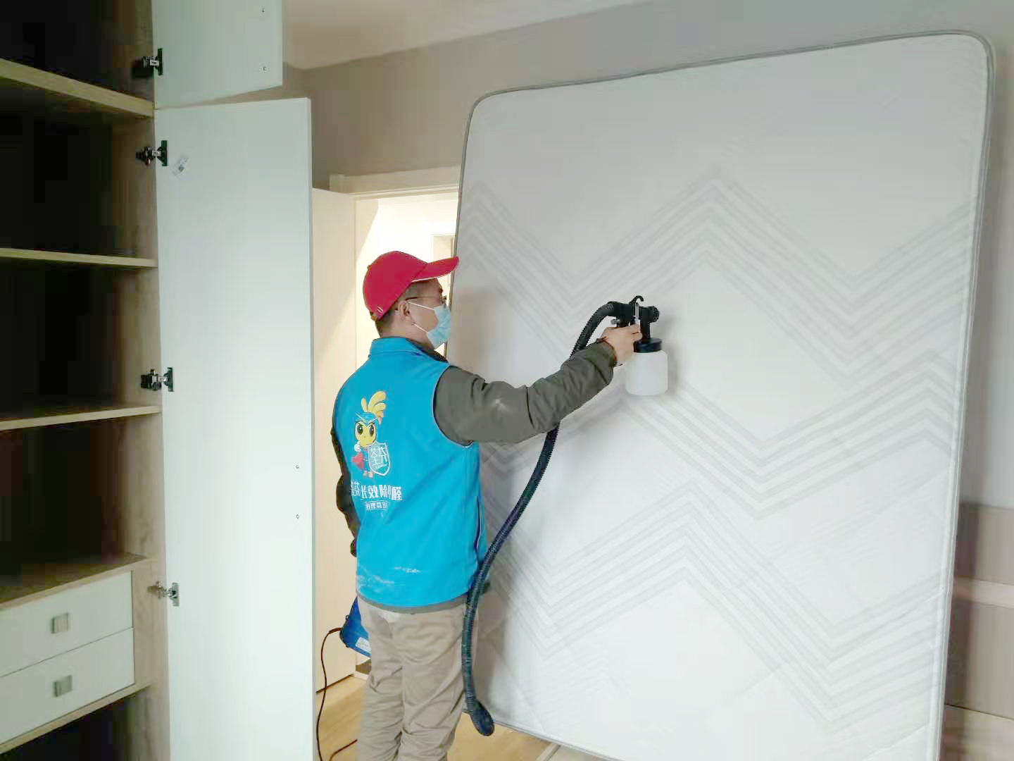 臥室床墊噴槍施工治理甲醛 臥室床墊噴槍施工治理甲醛