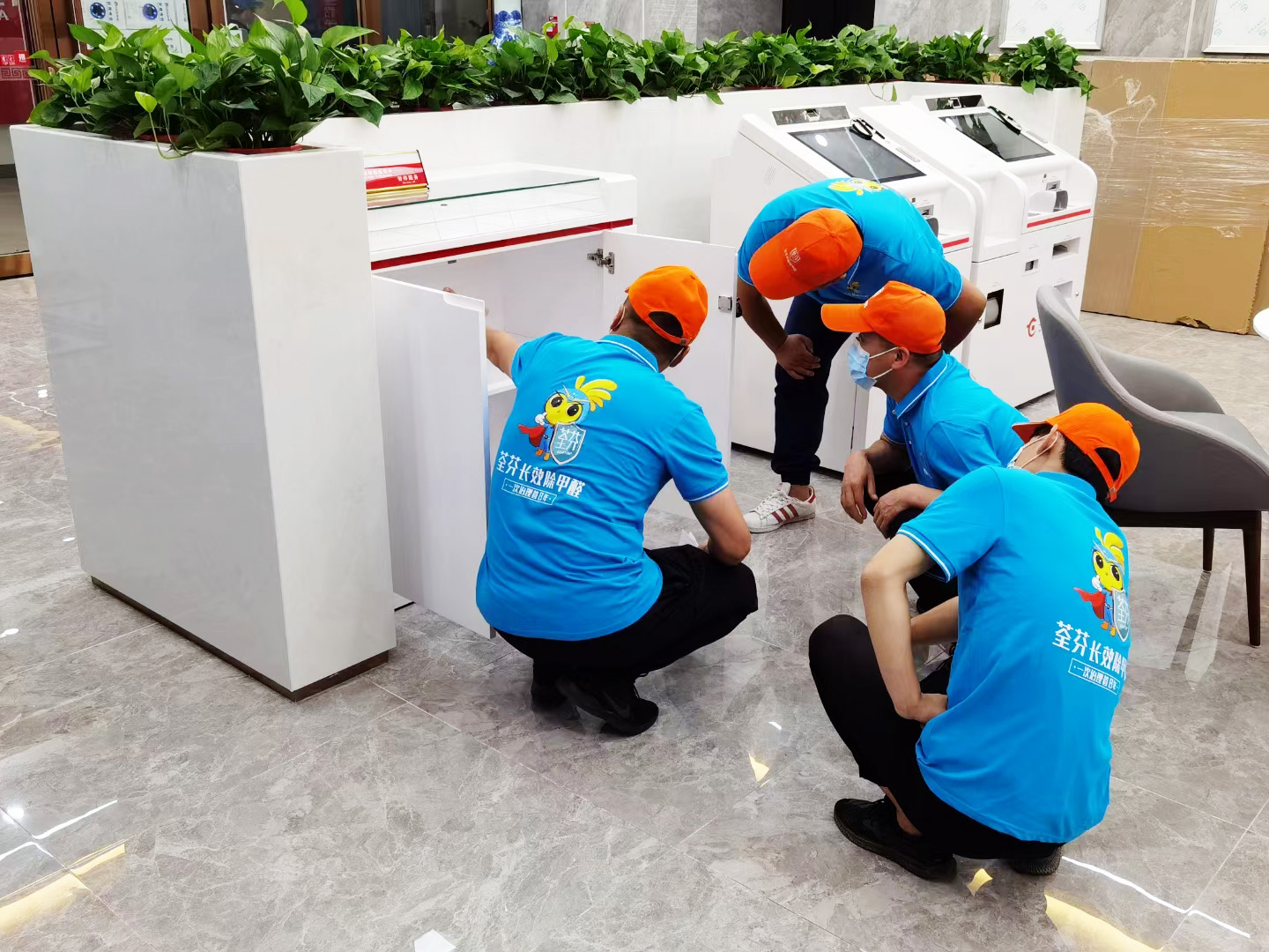 大廳柜子根據(jù)材質(zhì)講解治理方案 大廳柜子根據(jù)材質(zhì)講解治理方案