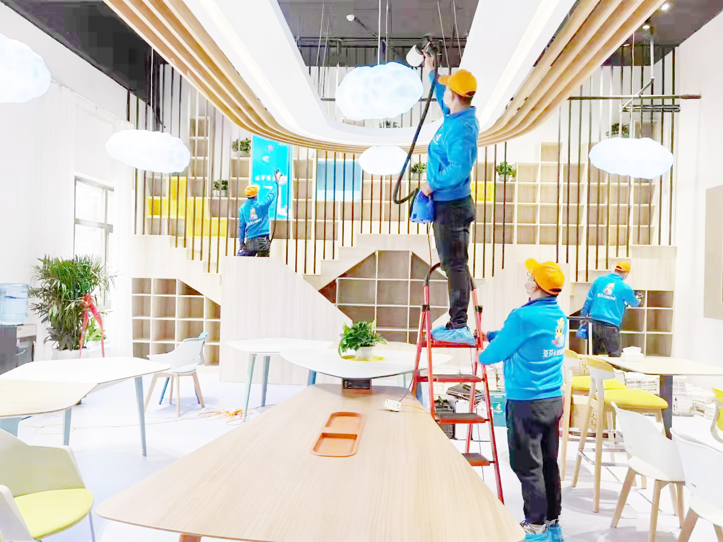 教室頂面造型龍骨噴槍施工治理 教室頂面造型龍骨噴槍施工治理