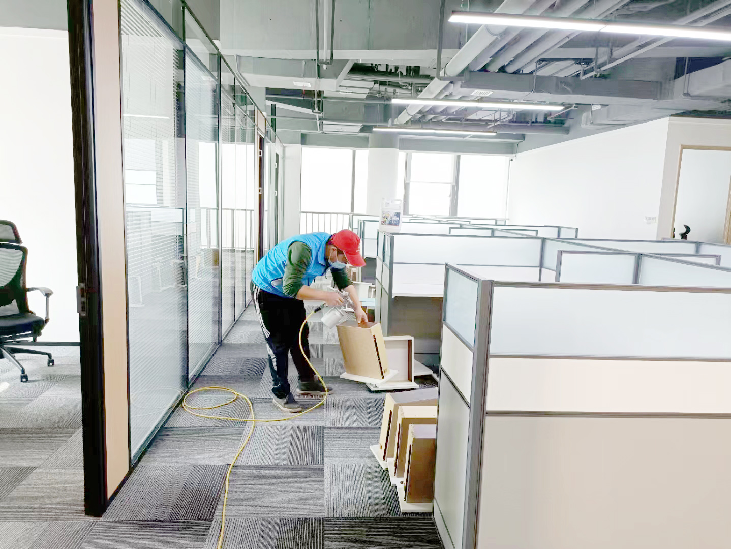 財險公司辦公區桌椅全方位施工治理 財險公司辦公區桌椅全方位施工治理