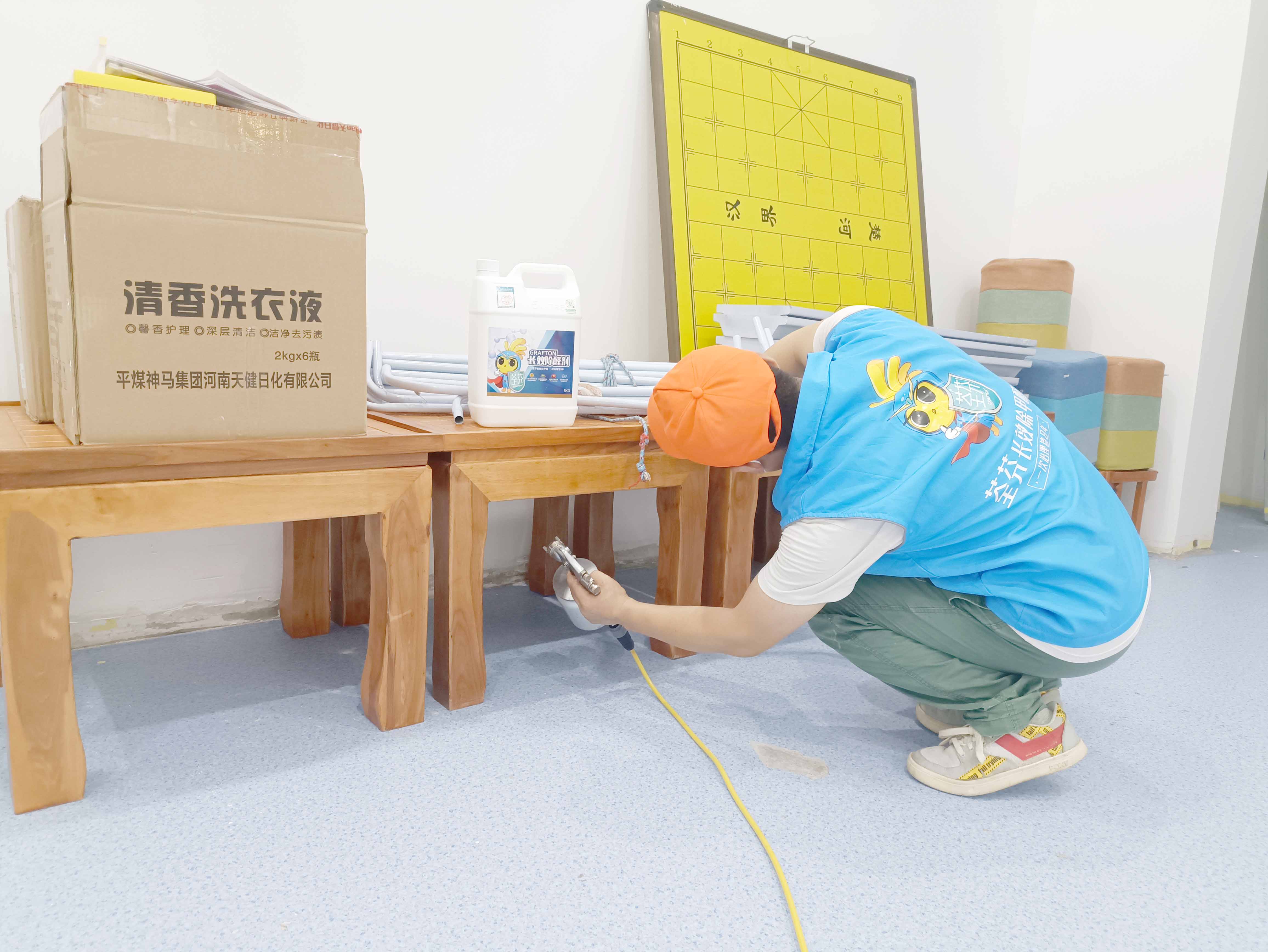 桌椅凳子全方位噴涂施工治理 桌椅凳子全方位噴涂施工治理