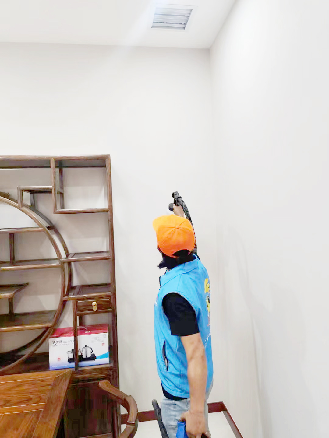 中醫室墻面頂面噴槍精細化施工治理