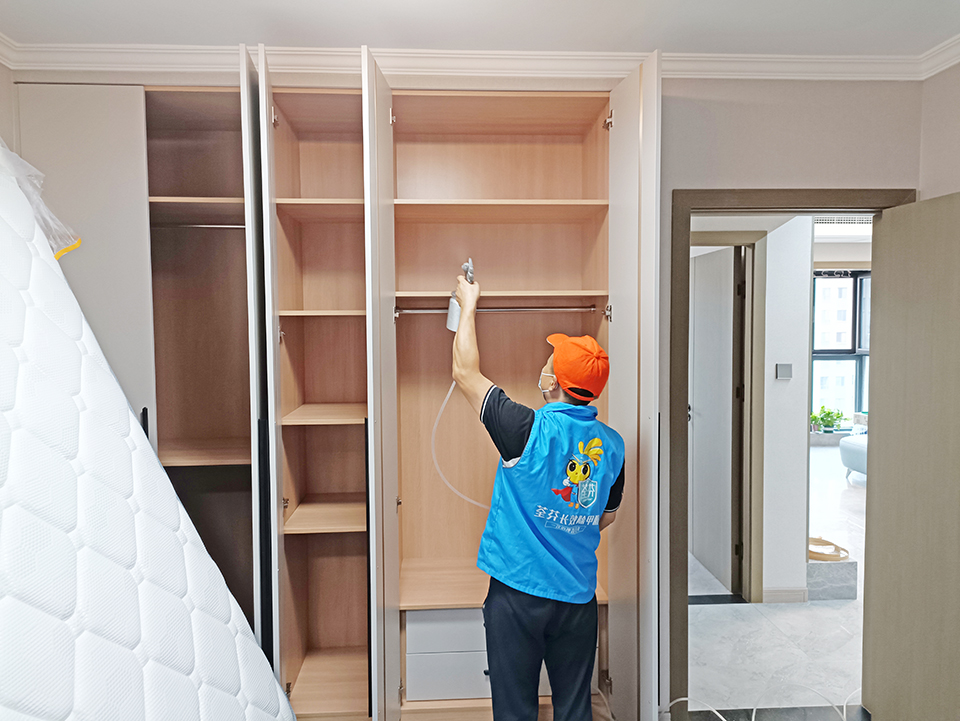 臥室柜子噴槍施工治理甲醛 臥室柜子噴槍施工治理甲醛
